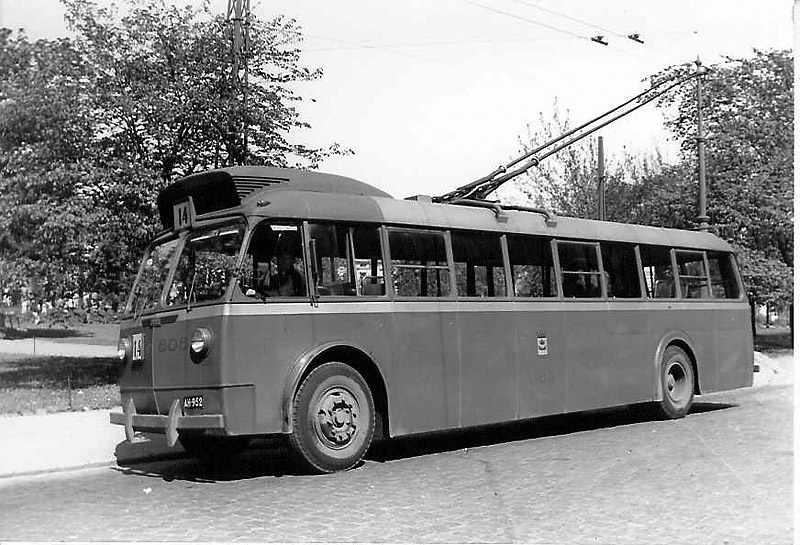 HKL 606, Tehtaankatu. Kuva / Photo  Jan Walter 9.6.1951